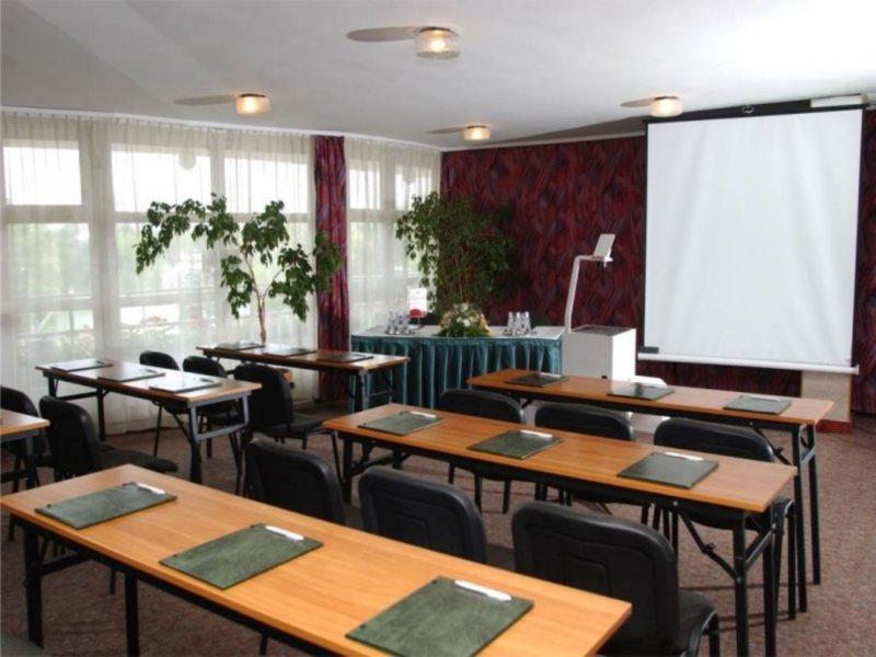 Hotel Nagyerdo Ντέμπρετσεν Εξωτερικό φωτογραφία