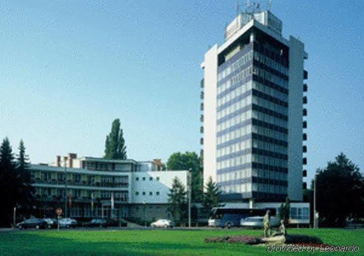Hotel Nagyerdo Ντέμπρετσεν Εξωτερικό φωτογραφία